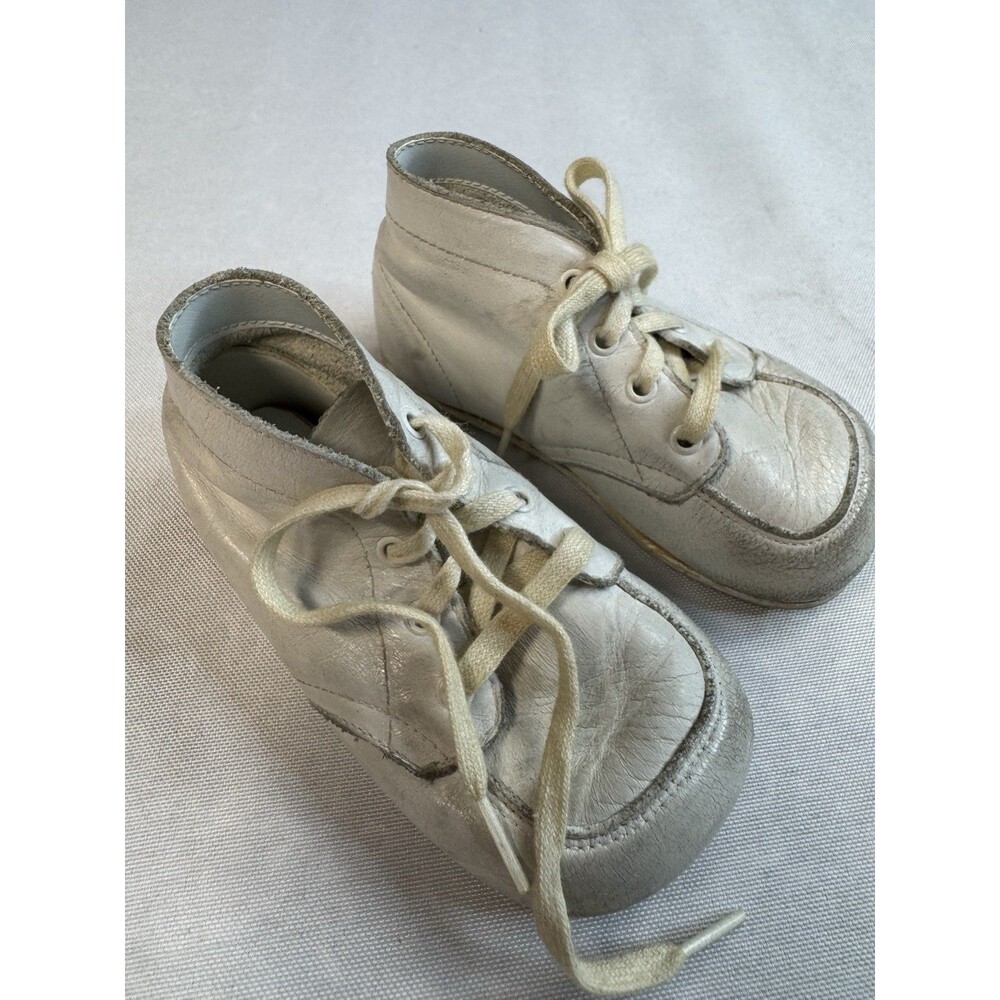 Vintage Mid Century Soft White Leather Baby Walking Shoes Lace Up Booties
